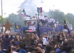 foto: GSP | Fanii lui Inter au scos vaca pe stradă la petrecerea de titlu ? Imagini senzaționale din Milano