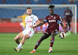 Gaziantep a condus-o cu 2-0 pe Trabzonspor, după golurile lui Sorescu și Drăguș, și (...)
