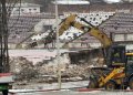 Tribuna a II-a de la stadionul Dinamo a inceput s? fie demolat?, urmeaz? peluza 