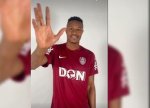 foto: GSP | Knock, knock » CFR Cluj ?i-a prezentat noul atacant: Dragi fani, am sosit!
