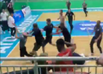 foto: GSP | Scene ?ocante in Brazilia! Arbitrii unui meci de baschet au fost ataca?i, pe teren, dup? fluierul final
