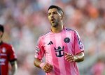 foto: GSP | Luis Suarez a primit inc? o suspendare drastic?, dup? ce ?i-a scuipat adverasarul in fa??