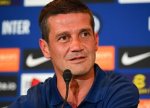 foto: GSP | Cristi Chivu ?i Inter ii trantesc u?a-n nas Galatei: Nu se mi?c?!