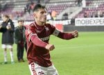 foto: GSP | De multe ori m? criticau ?i eu aveam 7 goluri consecutive pe Giule?ti » Alex Dobre d? c?r?ile pe fa??, la final de&nbsp;(…)