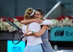 foto: GSP | De neoprit! Sorana Cirstea ?i Anna Kalinskaya s-au calificat in sferturi la Wimbledon, dup? ce au trecut de (…)