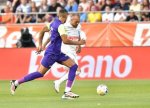 foto: GSP | Lovitur? pentru FCSB! Denis Alibec, OUT dup? 9 minute