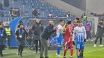 foto: Fanatik | Marcel Birsan, faz? complicat? inc? din minutul 4 la U Craiova - FC Boto?ani. Oltenii au cerut eliminare, VAR nu a&nbsp;(…)