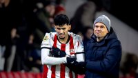 Accidentare groaznic? la echipa lui Dennis Man! Atacantul lui PSV Eindhoven ajunge direct pe masa de opera?ie. Video