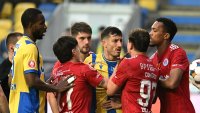Inc? doi fotbali?ti pe lista neagr? a unui club din SuperLiga Romaniei. Au mers in cantonament degeaba