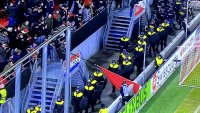 Incidente grave la un meci de Europa League! Poli?ia a intrat in stadion, startul jocului a fost intarziat 53 de&nbsp;(…)