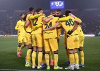 Marea rival? a lui Cristi Chivu, la un meci de recordul vechi de 33 de ani