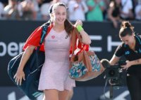 Panic? la Australian Open » A le?inat la marginea terenului