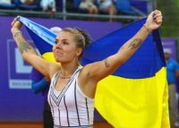 A urcat 200 de locuri ?i a ajuns in Top 100 WTA, iar tat?l lupt? pe front in Ucraina: 