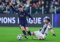 Paradoxul Transfermarkt » Interna?ionalul roman e in plin? ascensiune, dar cota lui a 