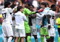 Derby della Madonnina se joac? ?i in mercato! » Interul lui Cristi Chivu ?i Milan curteaz? un juc?tor de la Parma