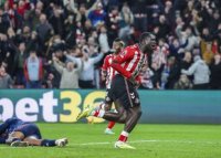 Doar dou? echipe din Premier League au r?mas neinvinse acas?