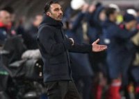 Calmul Charalambous n-a mai indurat: 