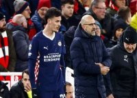 Dennis Man poate r?mane f?r? antrenor » Acesta a primit o ofert? 