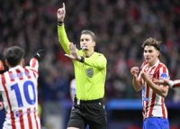 De ce s-a validat primul gol primit de Interul lui Chivu » Criteriile care decid c? n-a fost hen?