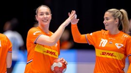 Moment istoric! Handbalista Rapidului ?i fosta juc?toare de la Baia Mare s-au retras imediat dup? finala mic? a CM 2025