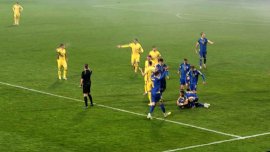 Denis Dr?gu?, eliminat la 2 minute dup? ce a intrat pe teren în Bosnia – România! Imaginea cu el de pe tunel spune (…)