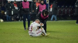 Imagini rare! Un copil de mingi s-a dus direct la Cristi Manea dup? CFR Cluj – Rapid 1-1. Gestul funda?ului. Foto