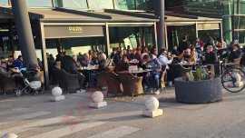 Atmosfera înainte de Bosnia – România! Suporterii au împânzit terasele din jurul stadionului. Câ?i fani români sunt (…)