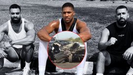 Imagini emo?ionante cu Anthony Joshua ?i rudele celor doi antrenori deceda?i în accident. Pugilistul este marcat de&nbsp;(…)