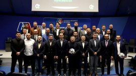 S-au terminat cursurile la FRF! Fo?tii fotbali?ti ?i-au primit diplomele. Foto+Video