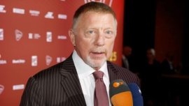 Boris Becker, campionul de la Wimbledon, a ajuns dator la interlopii români dup? un joc de poker care a durat câteva (…)