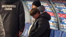 Pu?tiul minune al Craiovei, distrus dup? meciul cu CFR Cluj! A plâns minute în ?ir pe banc?. Video exclusiv