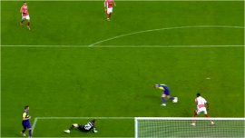 Gol de cascadorii râsului în Dinamo – CFR Cluj! Emerllahu ?i-a dat cu stângul în dreptul ?i era cât pe ce s? rateze (…)