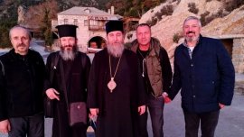 “Cobra” Adrian Ilie, la Muntele Athos. Fostul mare fotbalist a înso?it o uria?? personalitate bisericeasc? în pelerinaj