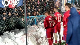 Peluza Sud Steaua, bannere acide pentru Dinamo ?i conducerea MApN! Adi Popa ?i juc?torii, b?ga?i în ?edin??: „Juca?i&nbsp;(…)