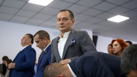 Daniel B?lu?? îl compar? pe Bolojan cu Ceau?escu: „Fixa?ia pentru deficitul bugetar seam?n? cu obsesia din ’89&nbsp;(…)