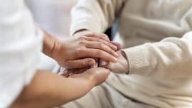 Cine poate beneficia de îngrijiri paliative ?i în ce condi?ii. Guvernul a prelungit accesul la aceste servicii