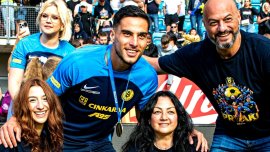 Singur împotriva tuturor! Fotbalistul din Superlig? joac? împotriva echipei pe care o iube?te toat? familia lui