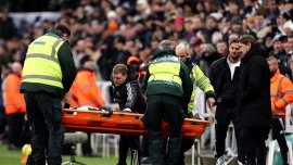 Starul de la Newcastle, dus direct la spital dup? meciul cu Leeds din Premier League! A p?r?sit terenul pe targ?:&nbsp;(…)