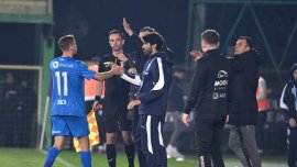 La un pas de b?taie! Scandal uria? la vestiare dup? Universitatea Craiova – CFR Cluj 1-1. De la ce a pornit totul. (…)