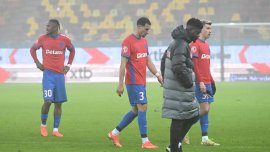 Schimbare de ultim? or? în echipa de start a FCSB-ului cu FC Boto?ani! Ngezana s-a accidentat la înc?lzire