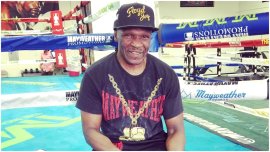 Ipostaza inedit? în care a ap?rut Floyd Mayweather. Imaginea a fost surprins? pe iahtul s?u de lux