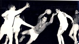 Cine a fost cel mai mare handbalist român din toate timpurile? „De departe num?rul 1! O for?? a naturii”