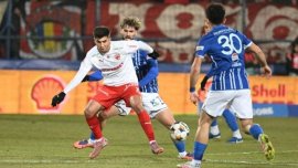 Dinamo, victorie în ultimele minute cu Farul Constan?a ?i urc? pe locul 2 în clasament, la egalitate cu Rapid