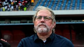 Caz unic în fotbalul mondial! Cine e selec?ionerul, aflat acum în prim-plan, care a antrenat 12 na?ionale pân? la 52&nbsp;(…)