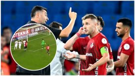 Incredibil: gol rar v?zut sub ochii lui Sorescu ?i Maxim! A l?sat poarta goal? ?i s-a dus s? se bat? cu adversarii. (…)