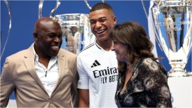 Uluitor cât câ?tig? anual mama-agent a lui Kylian Mbappe! Mul?i fotbali?ti de la Real Madrid viseaz? la aceast? sum?