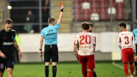 Debut blestemat pentru Nec?ulescu la FCSB! A fost eliminat în minutul 33 dup? ce ?i-a f?cut adversarul KO. Foto