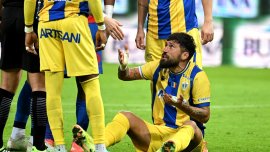 Trebuia s? joace FCSB în 10 oameni cu Petrolul? Ce a spus Paul Papp dup? ce a fost lovit cu cotul de Graovac: ”E (…)