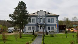 PSD a câ?tigat alegerile într-o comun? din Dolj cu primarul pe care tot ei l-au dat afar? când era la PNL. Acum se (…)