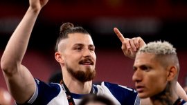 Tottenham l-a pus pe Radu Dr?gu?in s? cânte! Imaginile au ajuns pe internet: „Ai dou? minute s?-?i schimbi via?a”. Video